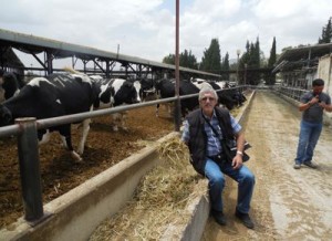 Luis Alberto Maine, en un tambo de Israel