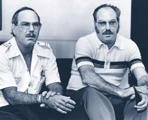 Jack Yufe (izqda.) junto a su hermano Oskar en una imagen de 1979. ROBERT LACMAN / LOS ANGELES TIMES