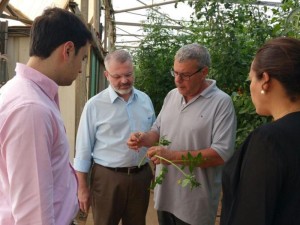 Milton Henríquez, visitó el centro de investigación agrícola de Israel, Ramat Haneguev.