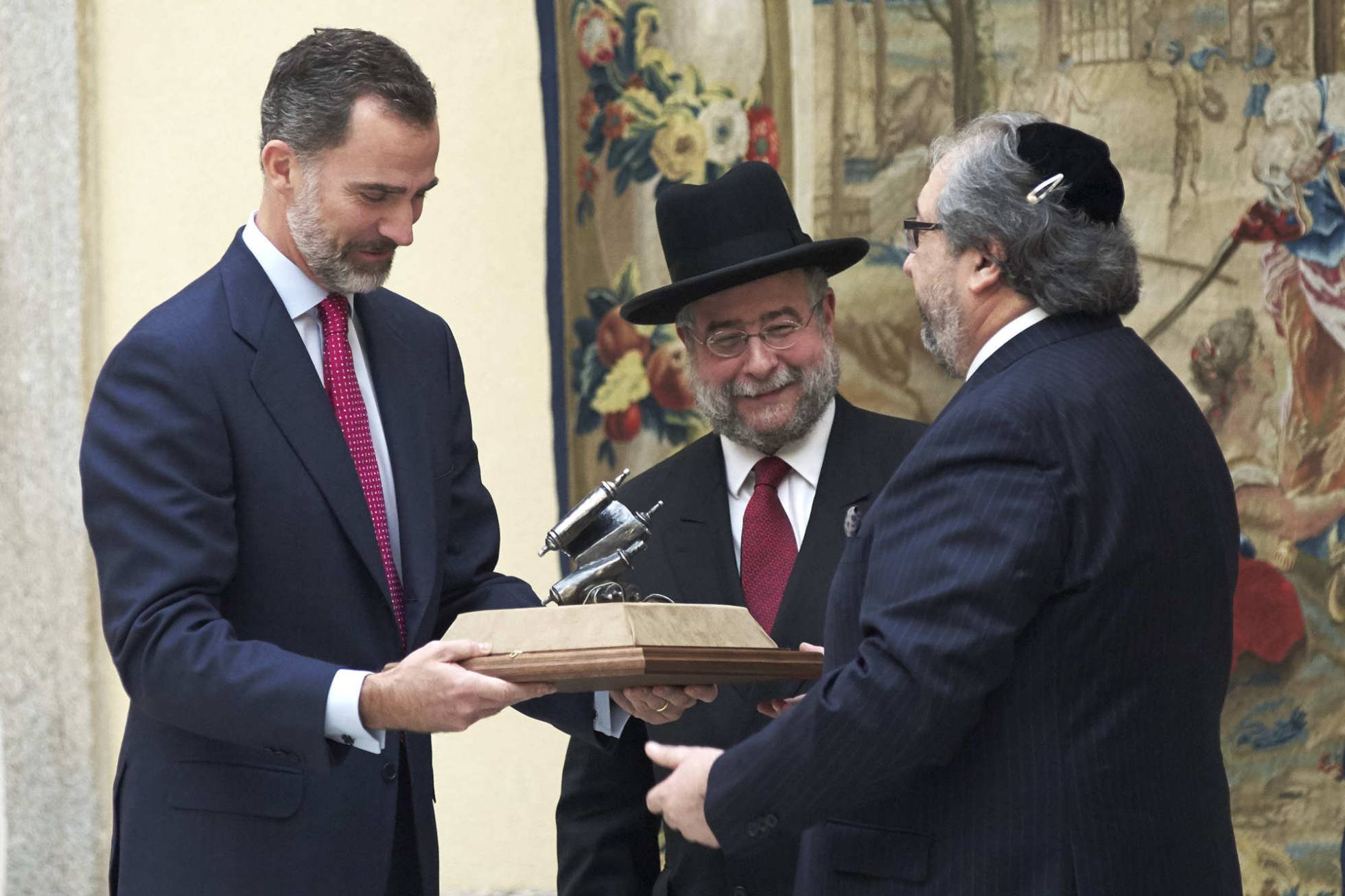 El Rey recibe el pasado martes el premio Lord Jakobovits de los rabinos europeos. CARLOS R. ALVAREZ WIREIMAGE