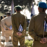 A medida que se acerca el Día de los Caídos, un sombrío Israel se prepara para honrar a sus caídos