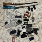 Las FDI atrapan a 10 terroristas y confiscan rifles durante redada de seguridad