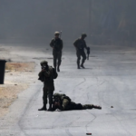 Las fuerzas de seguridad de Israel arrestan a 13 sospechosos de terrorismo en Cisjordania durante la noche